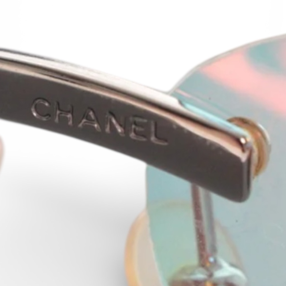 CHANEL Rare Iridescent Blue Vintage CC Logo Sunglasses - Picture 10 of 14